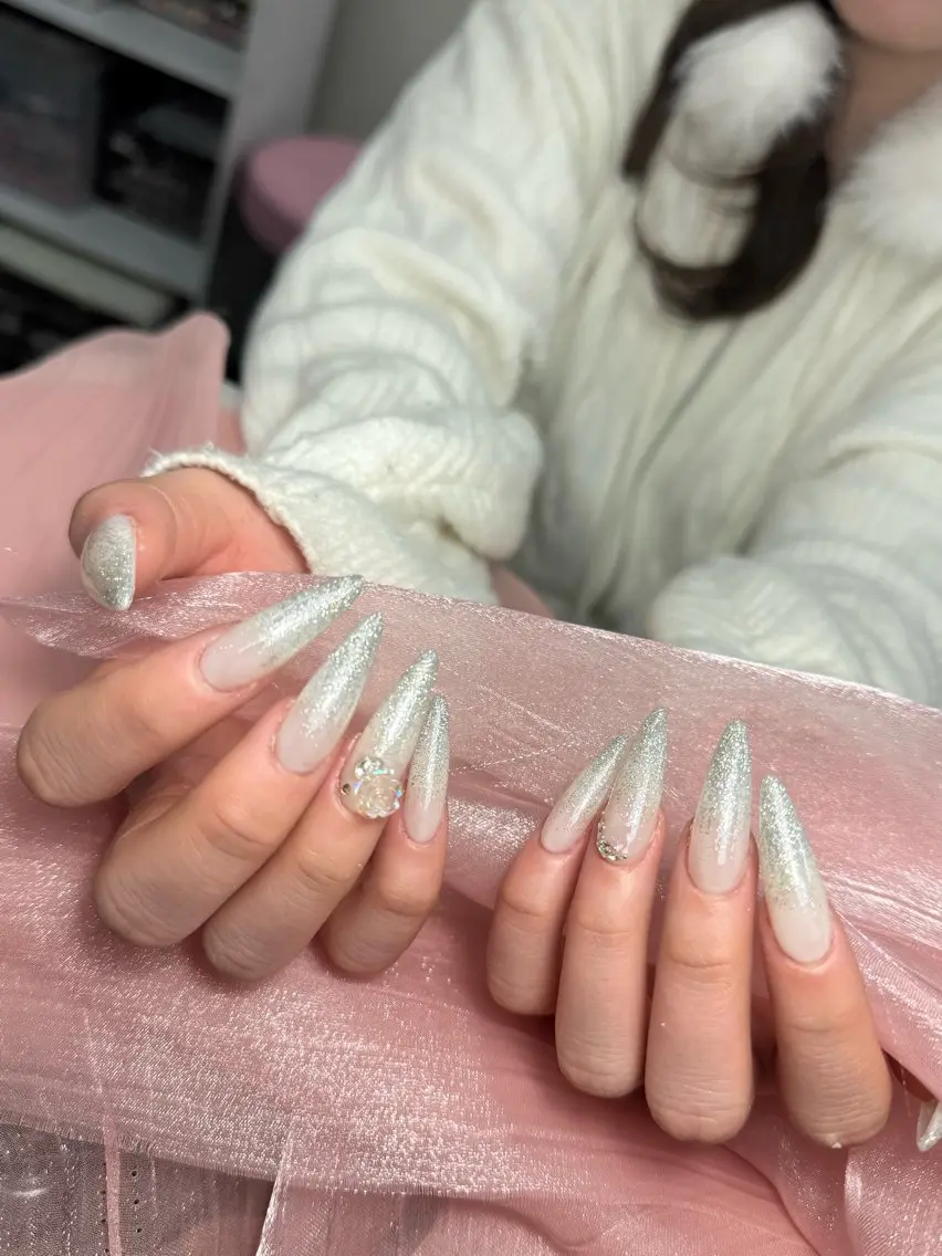 ネイル ジェルネイル マグネットネイル ミラーネイル パラジェル ネイルチップ KITTY nailsのネイルデザイン
