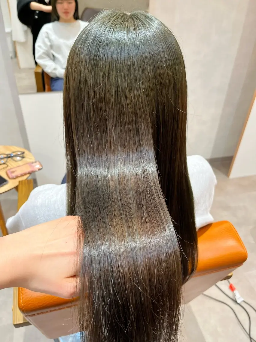 ロング カラー グレージュ オリーブグレージュ オリーブグレー トリートメント Lita./ 大賀ひかり🧁🫧のヘアスタイル