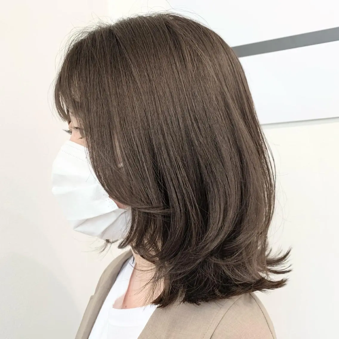 ミディアム ミディアムレイヤー 顔まわりレイヤー 顔周りカット レイヤーカット カット ヘアカラー トリートメント 伊良波 香里のヘアスタイル