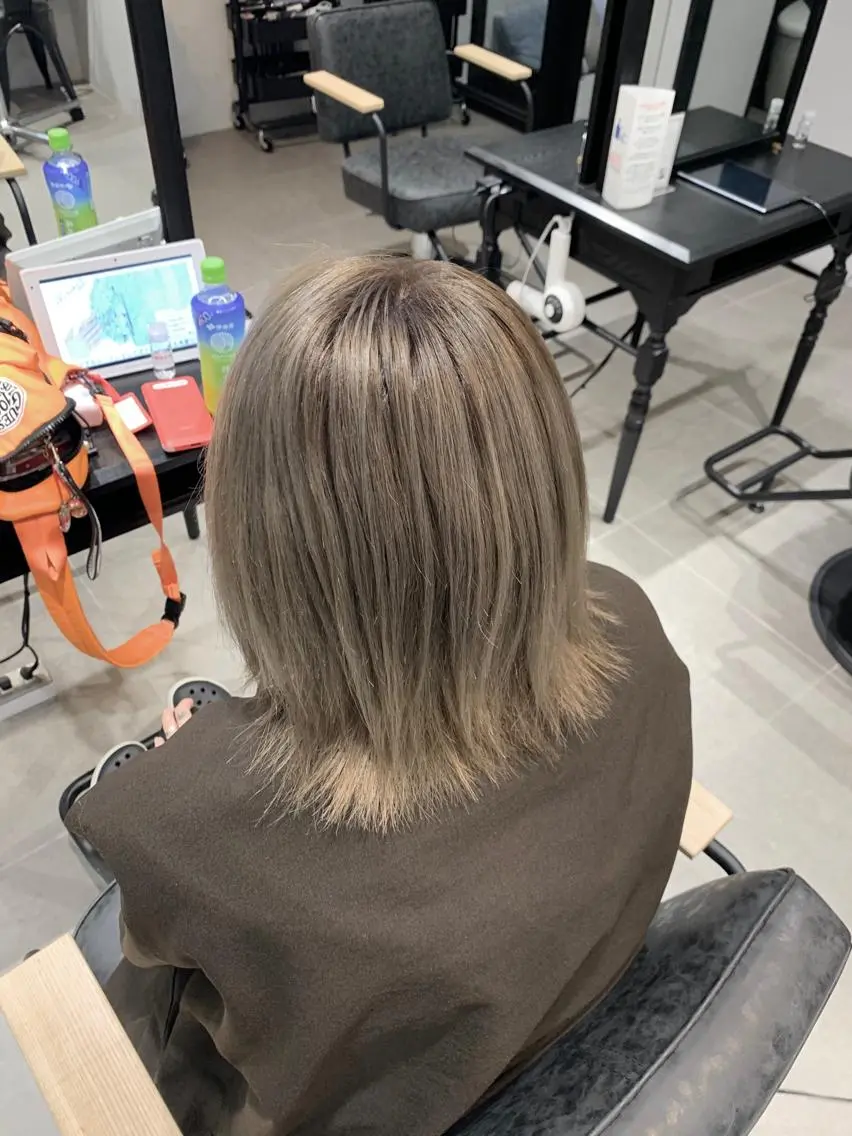 🟠ブリーチ履歴無し　ダブルカラー＋3ステップトリートメントの写真