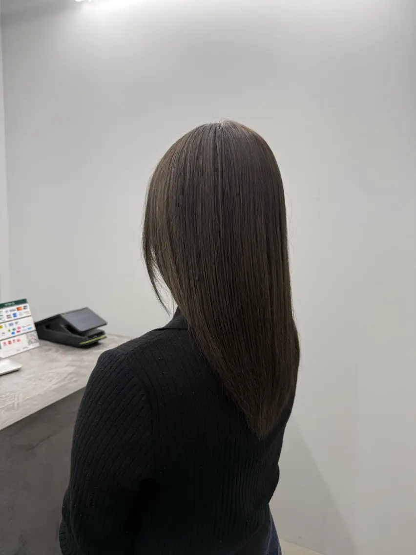 セミロング ヘアカラー トリートメント SARINA ROCCO3rdのヘアスタイル