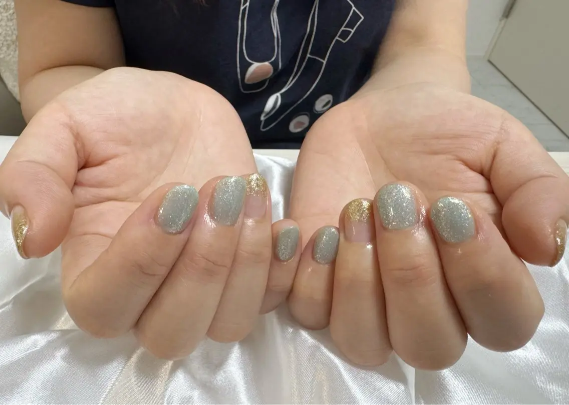 ネイル ブルー ゴールド グリーン ラメ(グリッター) ハンドネイル Amule nailのネイルデザイン
