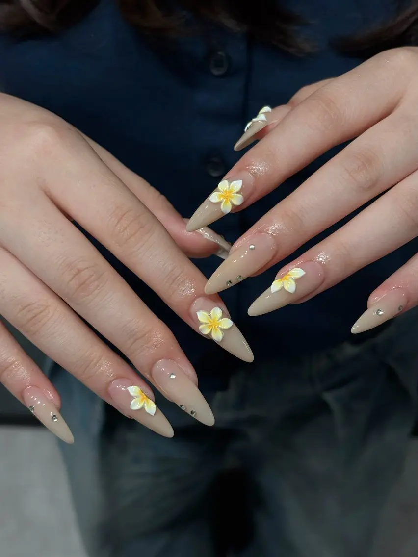 ネイル チークネイル ドット フレンチネイル グラデーション ハート ハンドネイル ハンドケア Eli Muse 新宿ネイルのネイルデザイン
