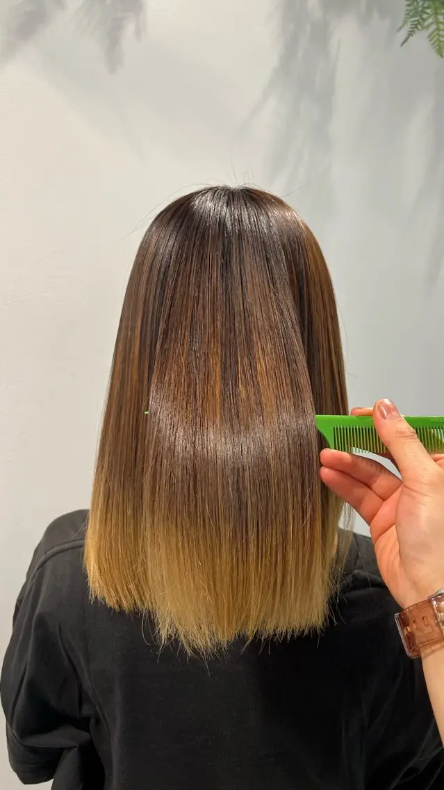 ミディアム 💚 AKI 💚のヘアスタイル