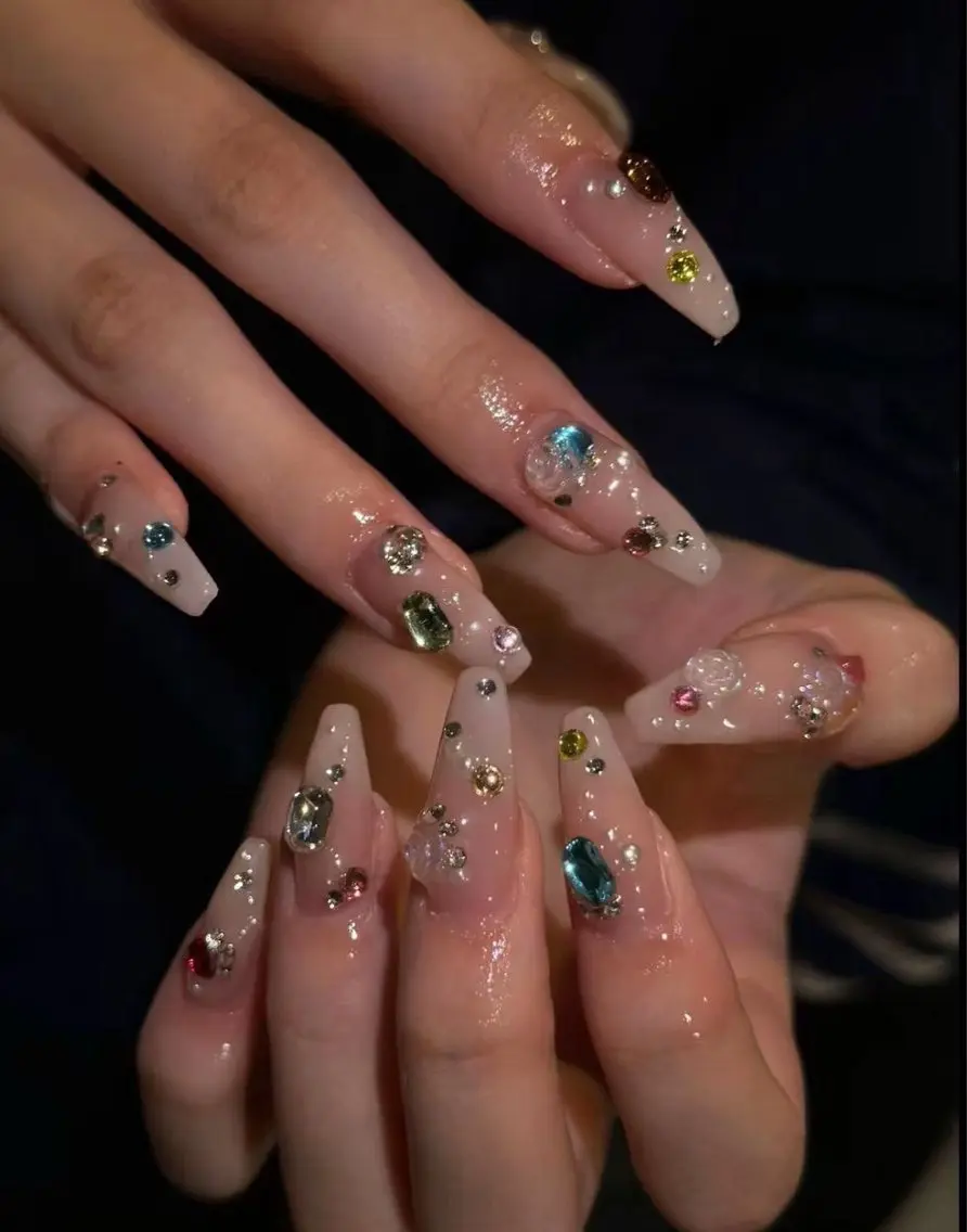 ネイル 長さ出し キラキラネイル 韓国ネイル ロングネイル ワンホンネイル ハンドネイル Josie nail salonのネイルデザイン