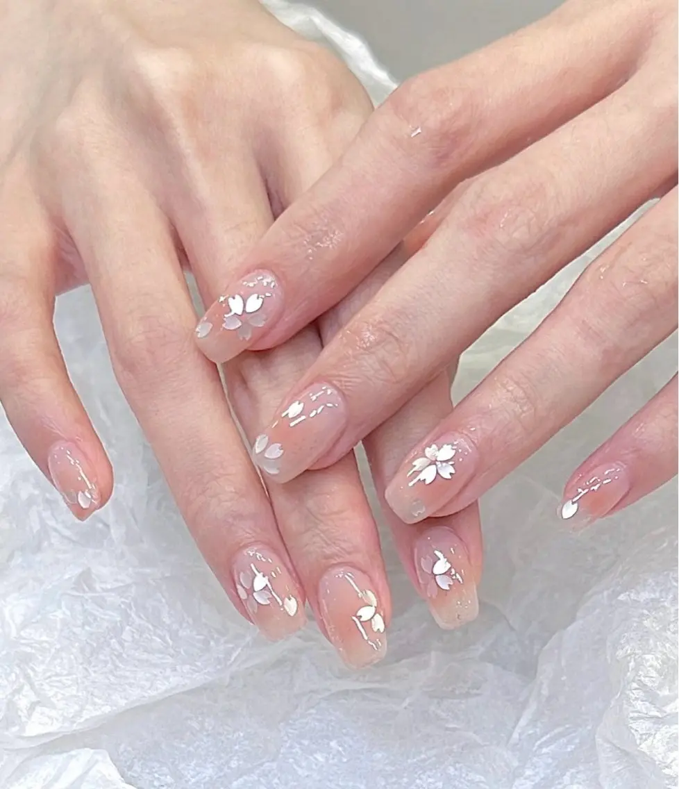 ネイル 桜ネイル 春ネイル 横浜市中区曙町 ネイルE·U·Bのネイルデザイン