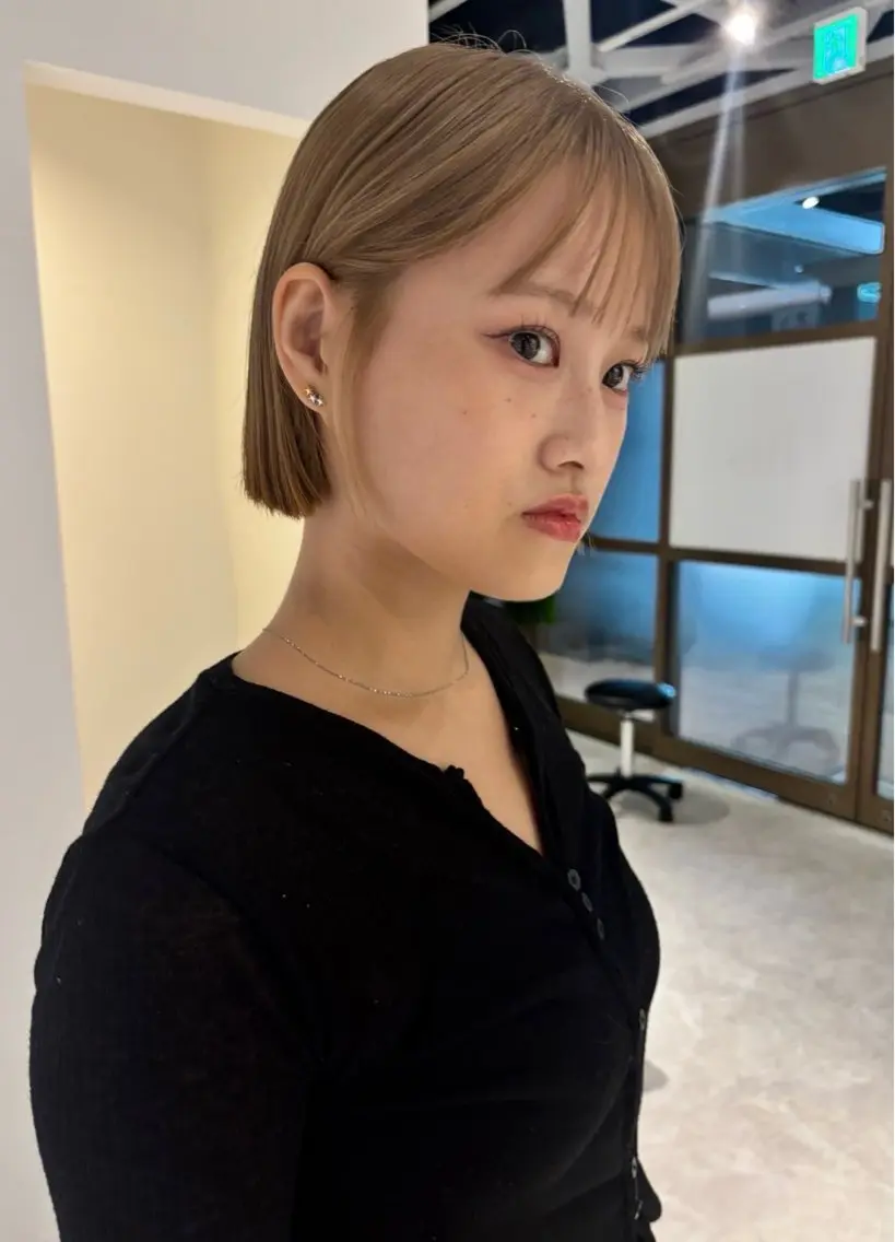 ショート カラー ベージュカラー 透明感カラー ミルクティーベージュ ボブ ヘアカラー 中野 芽郁のヘアスタイル