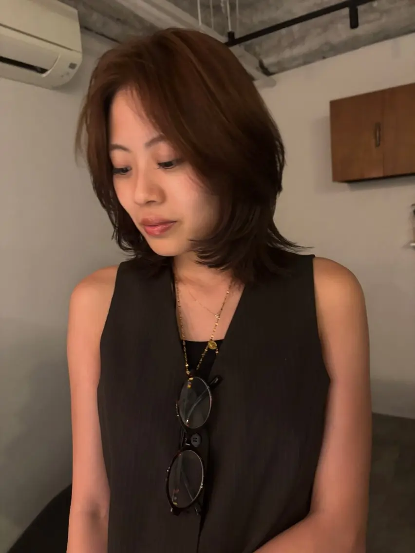 ミディアム レイヤーカット カット ヘアカラー Iwai sのヘアスタイル