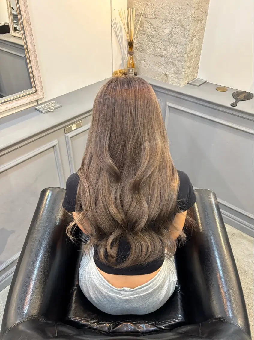 ロング カラー ブリーチ 関口 玲那のヘアスタイル