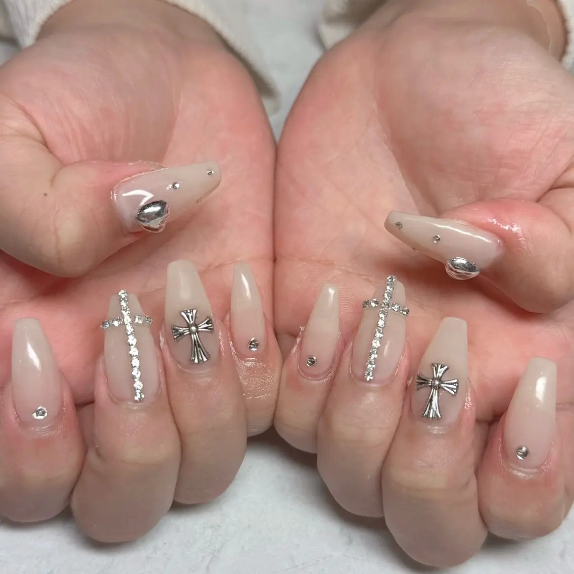 ネイル ハート ハンドネイル nailme!/上村 香菜のネイルデザイン