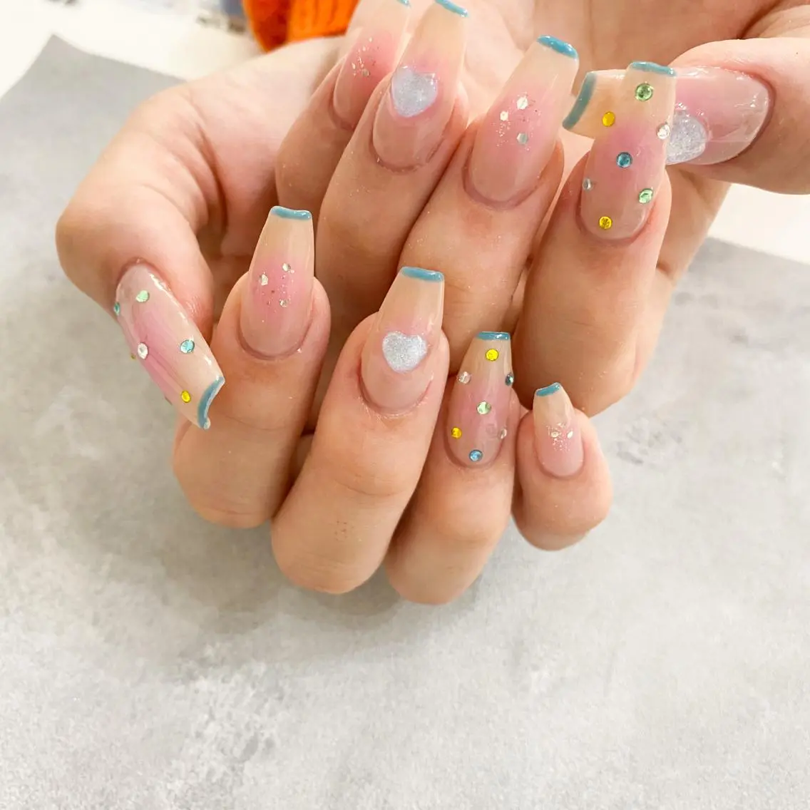 ネイル ハンドネイル ゴテゴテ💙ワンホン リオナのネイルデザイン