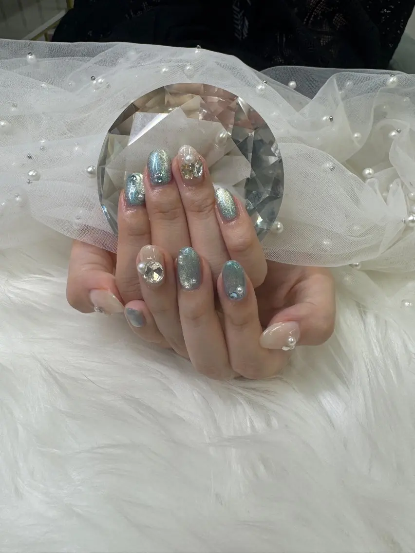 ネイル アートネイル フットネイル フレンチネイル ガラスフレンチ ハート Queeens nailのネイルデザイン