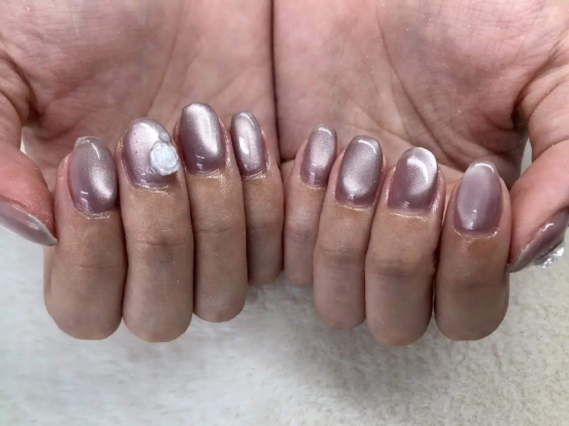 ネイル キラキラネイル マグネットネイル ハンドネイル ハンドケア 心斎橋Salon Epokkuのネイルデザイン