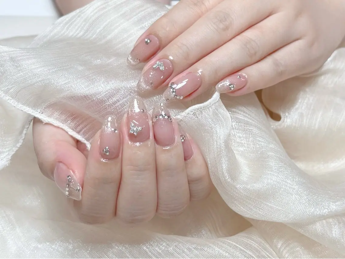 ネイル オーロラネイル チークネイル フレンチネイル ジェルネイル ガラスフレンチ ハンドネイル Nail Jolieのネイルデザイン