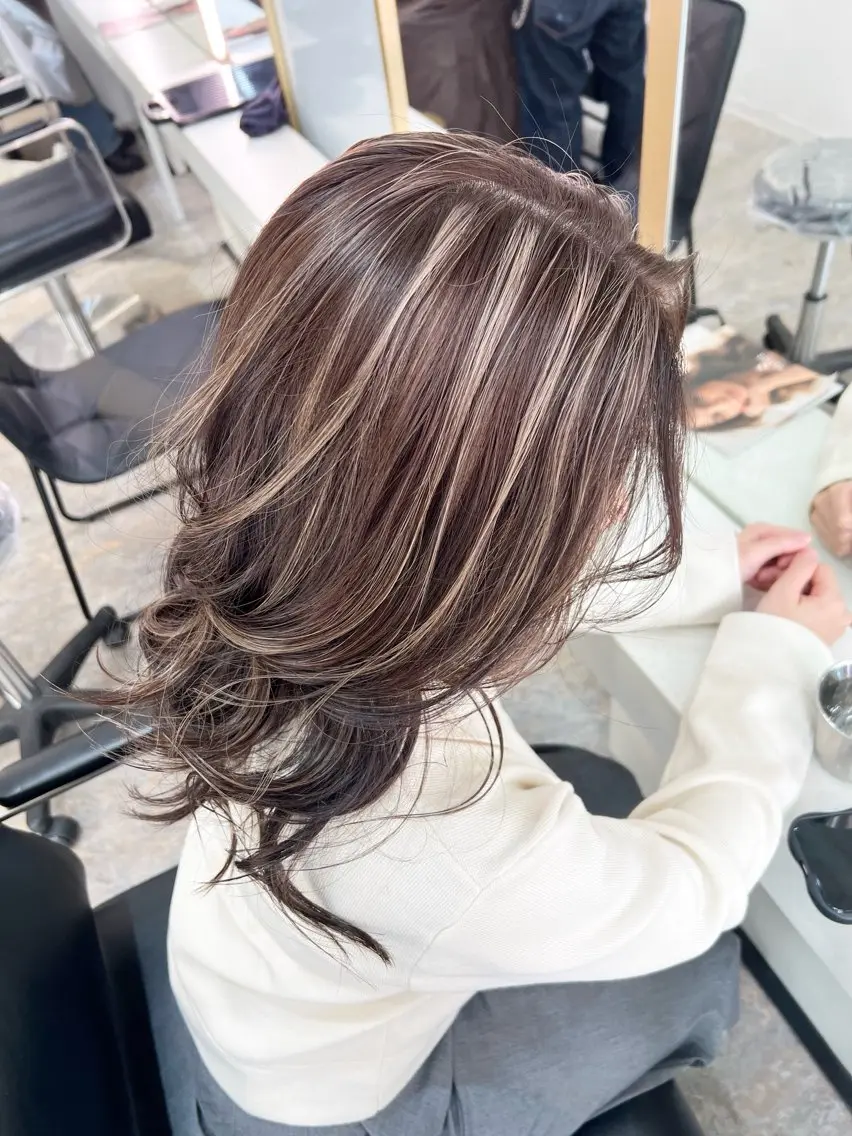 ミディアム カラー ヘアカラー ハイライト白髪ぼかし メンズパーマ渋谷のヘアスタイル