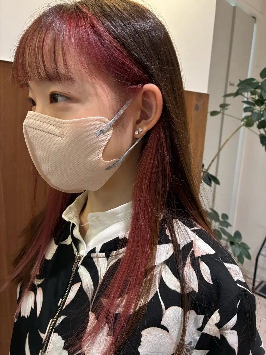 ロング カラー ブリーチ インナーカラー ピンクカラー ロング ヘアカラー 🫧 みゆ🫧のヘアスタイル