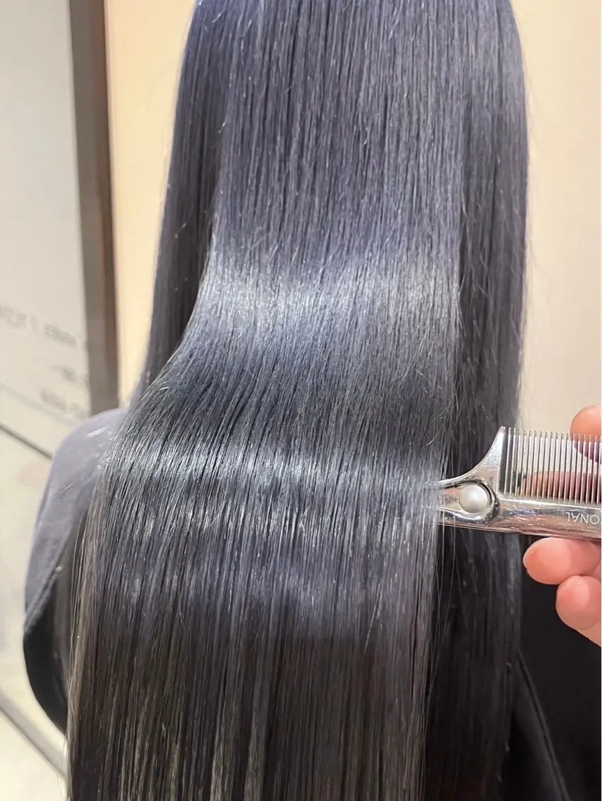 カラー ブリーチ シルバー ヘアカラー 高木 玲奈のヘアスタイル