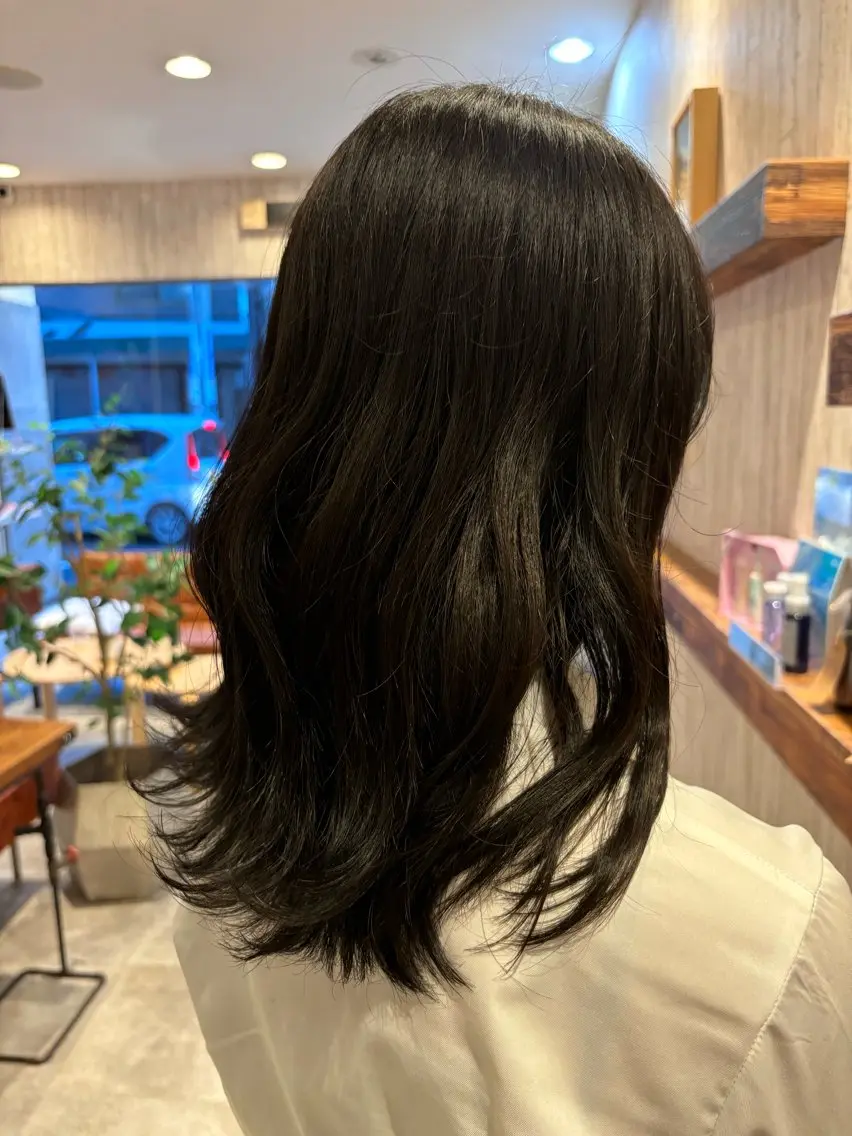 カラー グレージュ 坂井 まりんのヘアスタイル
