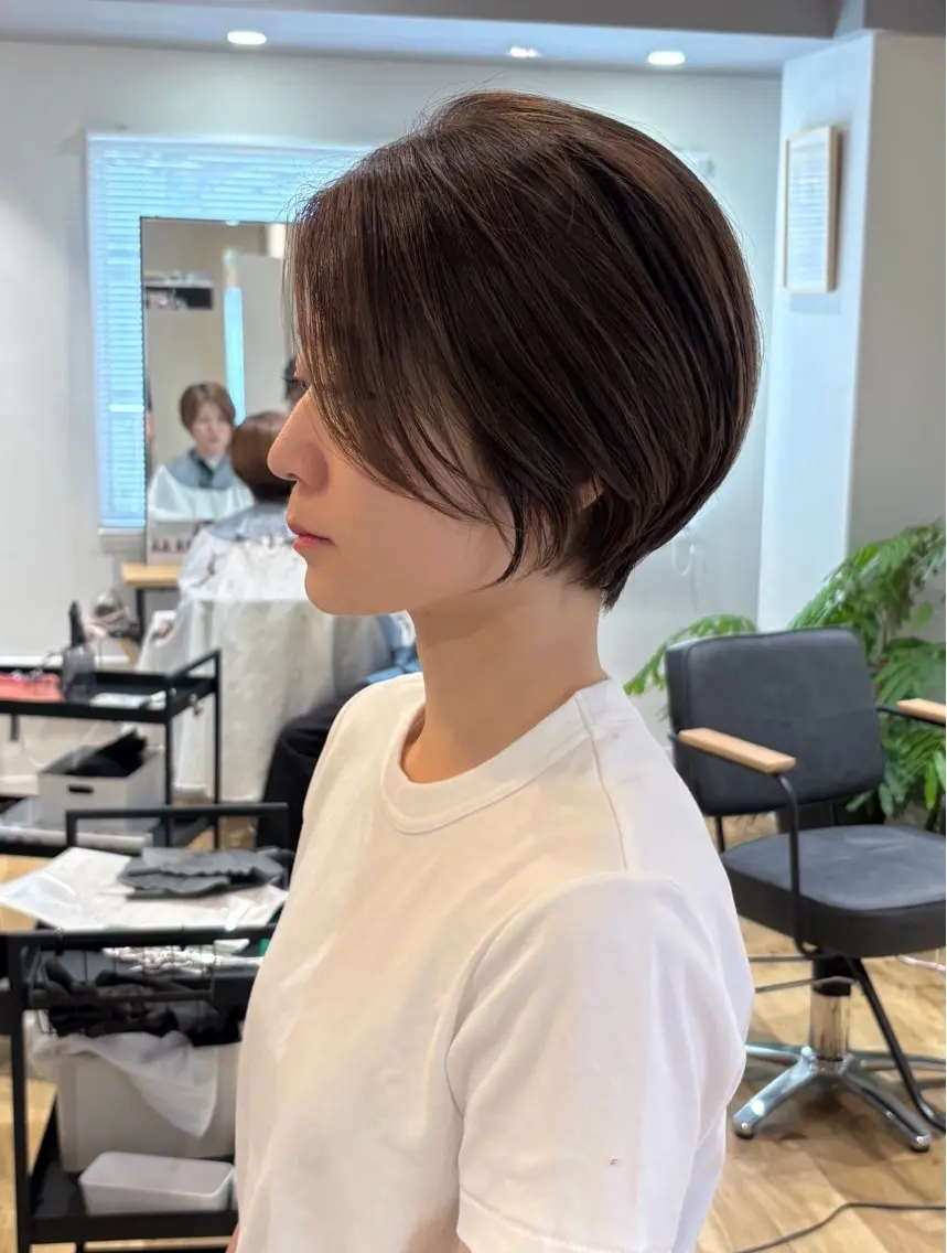 ショート アッシュ くびれヘア ショートヘア ヘアカラー こうやま みるのヘアスタイル