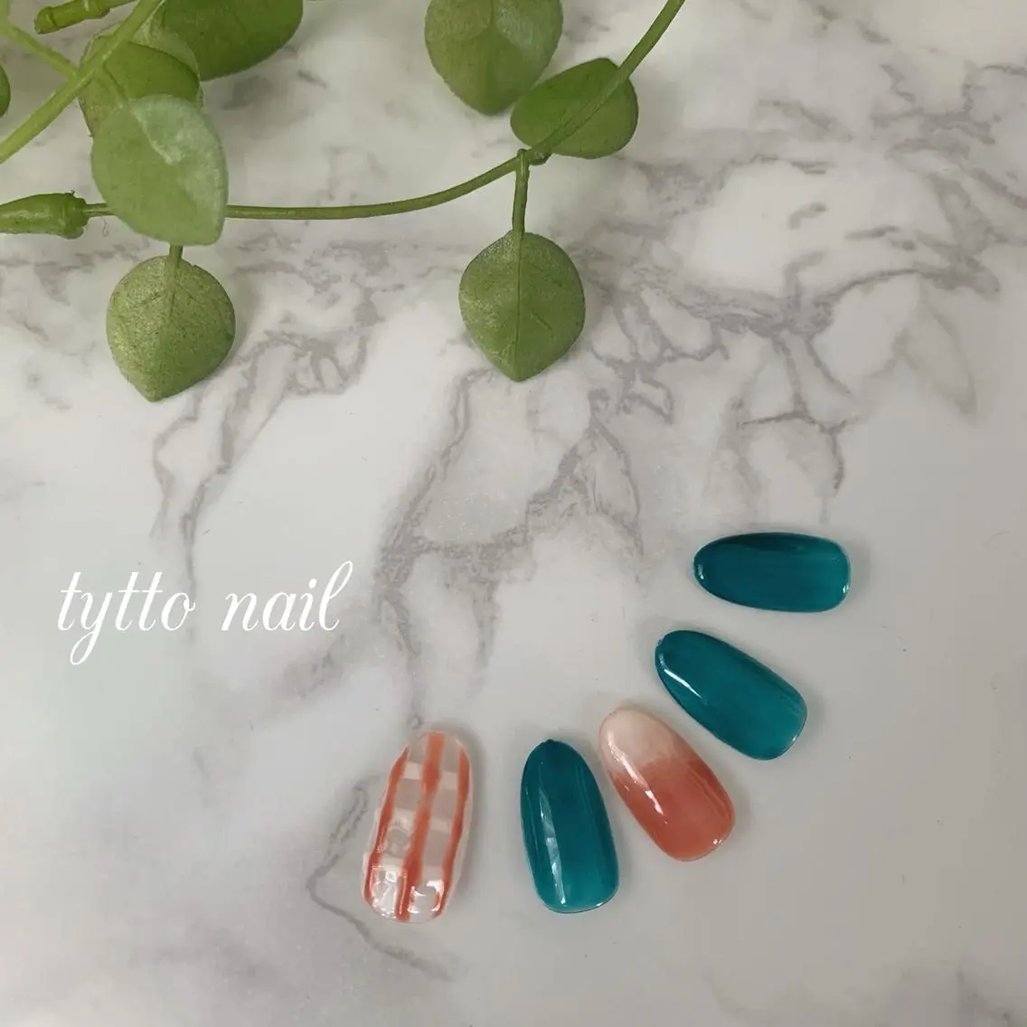 ネイル クリアネイル グリーン ニュアンスネイル オレンジ 夏ネイル ハンドネイル tytto nail ❤︎eriのネイルデザイン