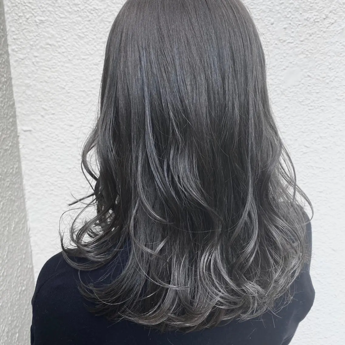 ミディアム 川尻 詩織のヘアスタイル