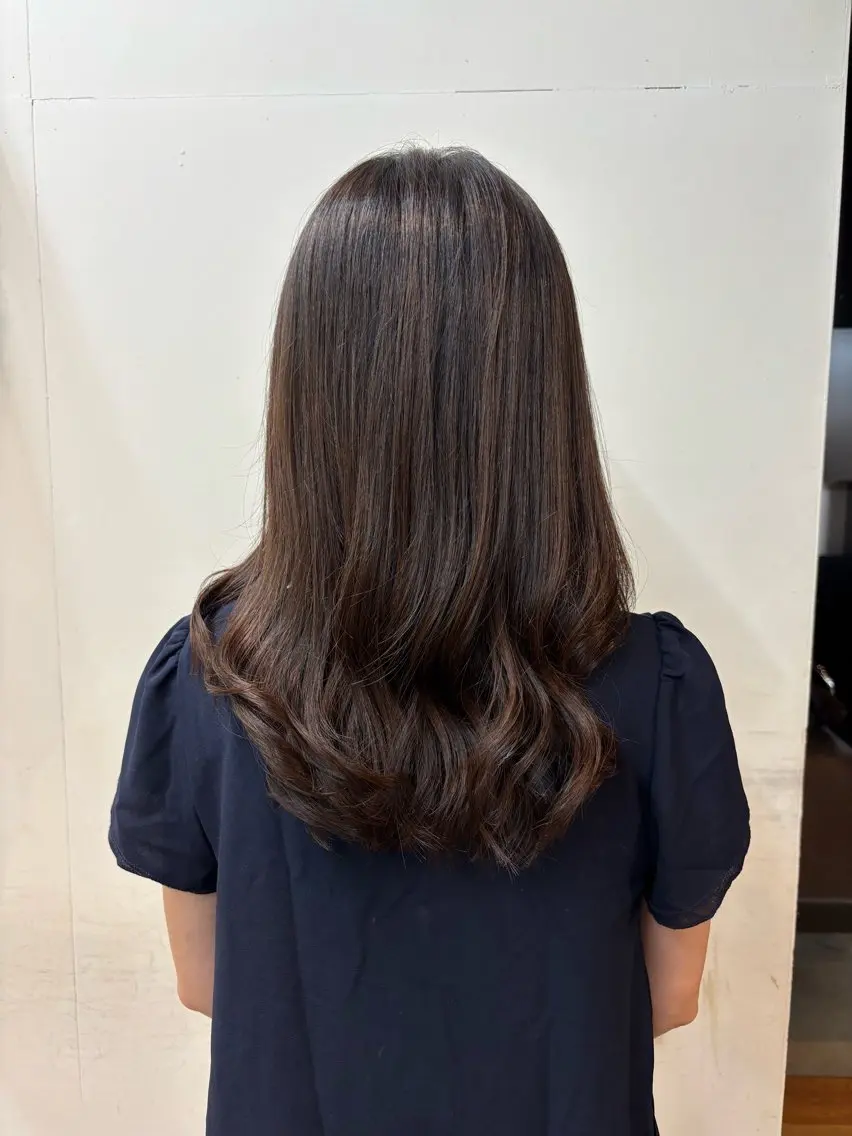 ロング 岸良 莉里のヘアスタイル