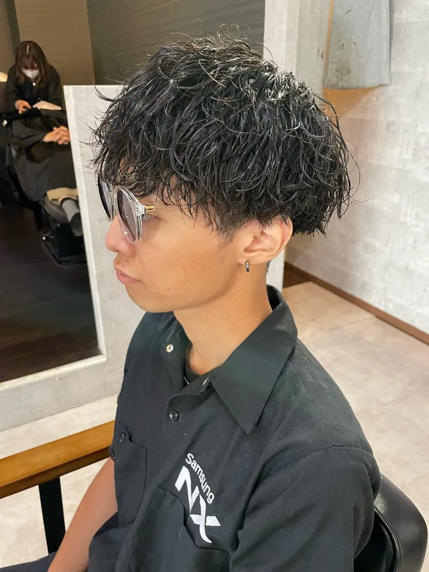 ショート パーマ メンズ 勝毛 広貴のヘアスタイル