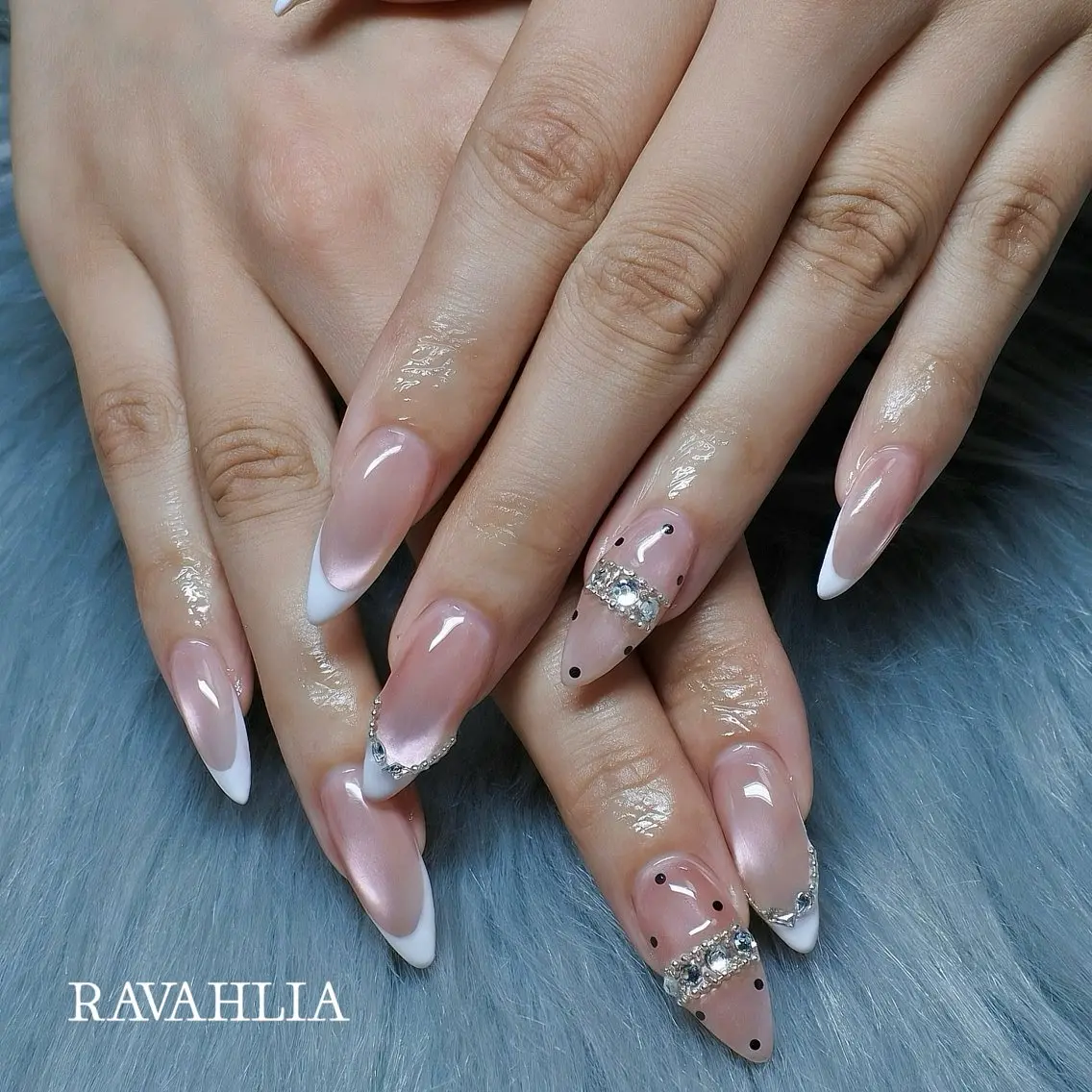 ネイル ハンドネイル nail room RAVAHLIAのネイルデザイン