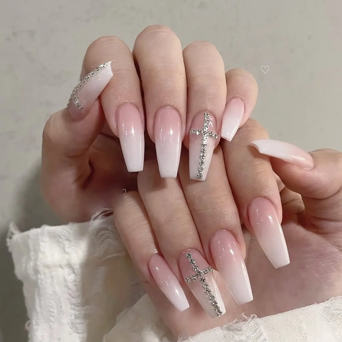 ネイル アートネイル ボルドー フレンチネイル ジェルネイル 氷ネイル・うるうるネイル ハンドネイル Julie NailSalonのネイルデザイン