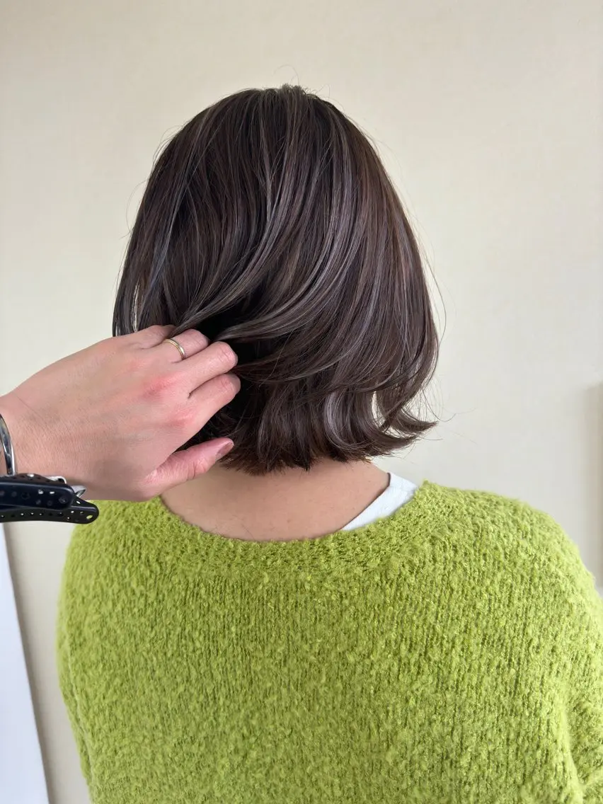 ミディアム カラー ベージュカラー ハイライトカラー ハイライト カット ヘアカラー トリートメント ハイライトカラー✨ グレージュ✨鎌倉光洋のヘアスタイル
