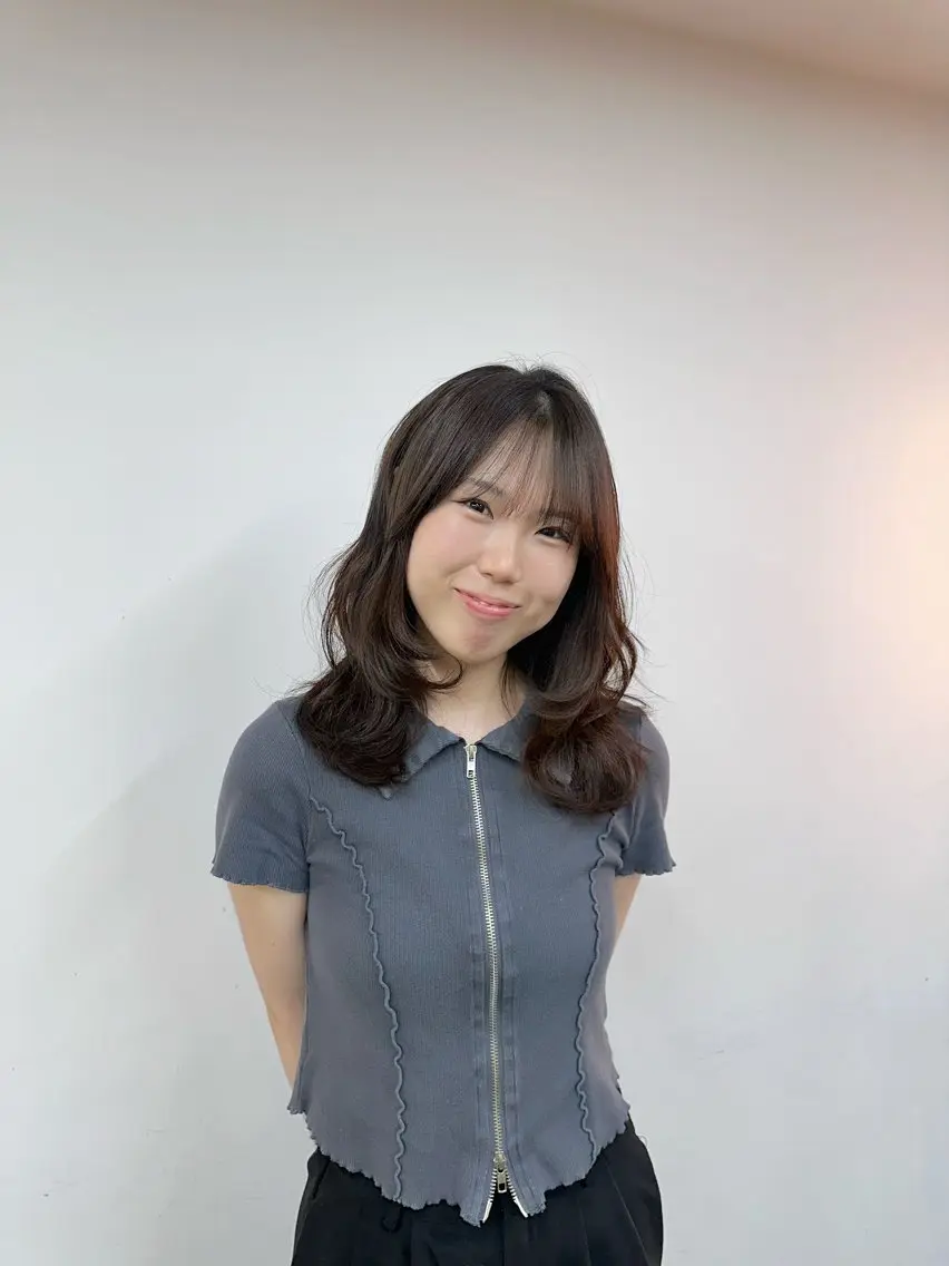 ミディアム レイヤーカット s u z uのヘアスタイル