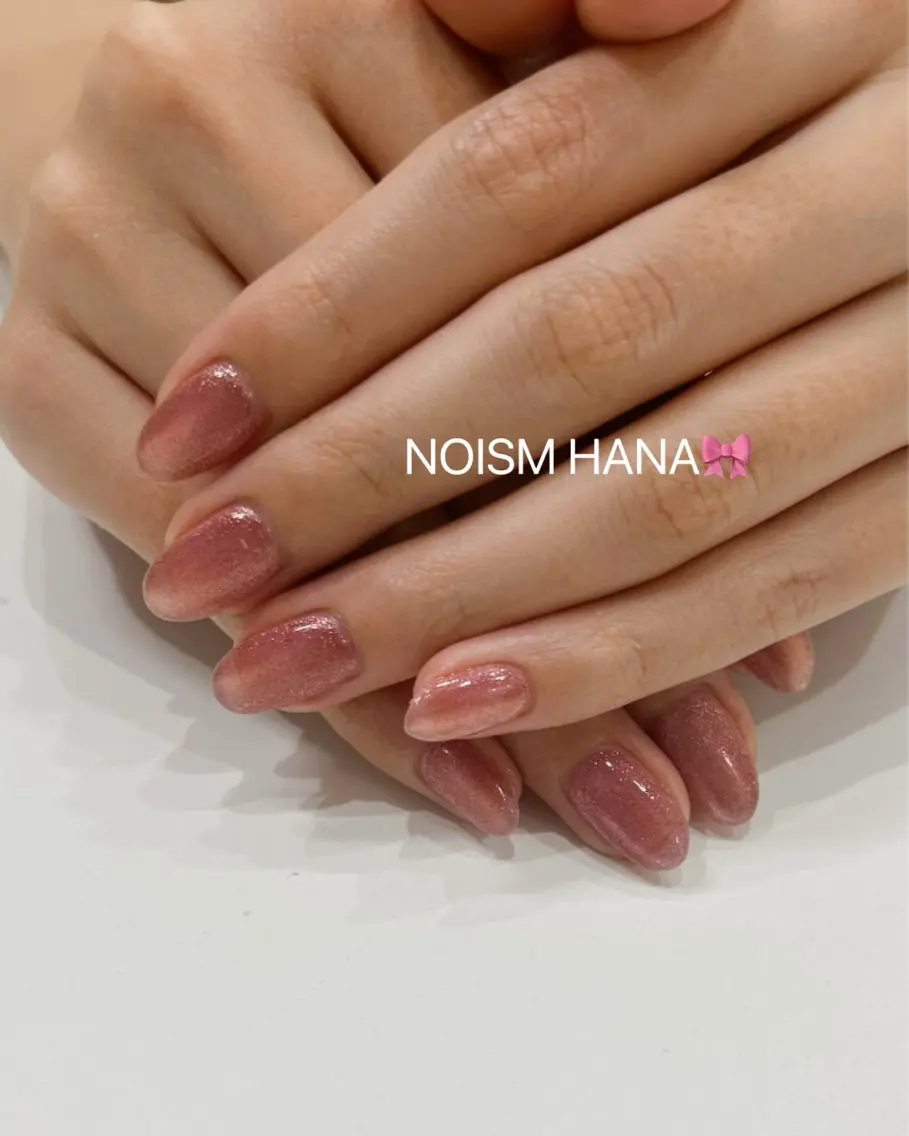 ネイル グラデーション キラキラネイル 韓国ネイル マグネットネイル ニュアンスネイル ハンドネイル 🎀大人nail /NOISMはな🎀のネイルデザイン