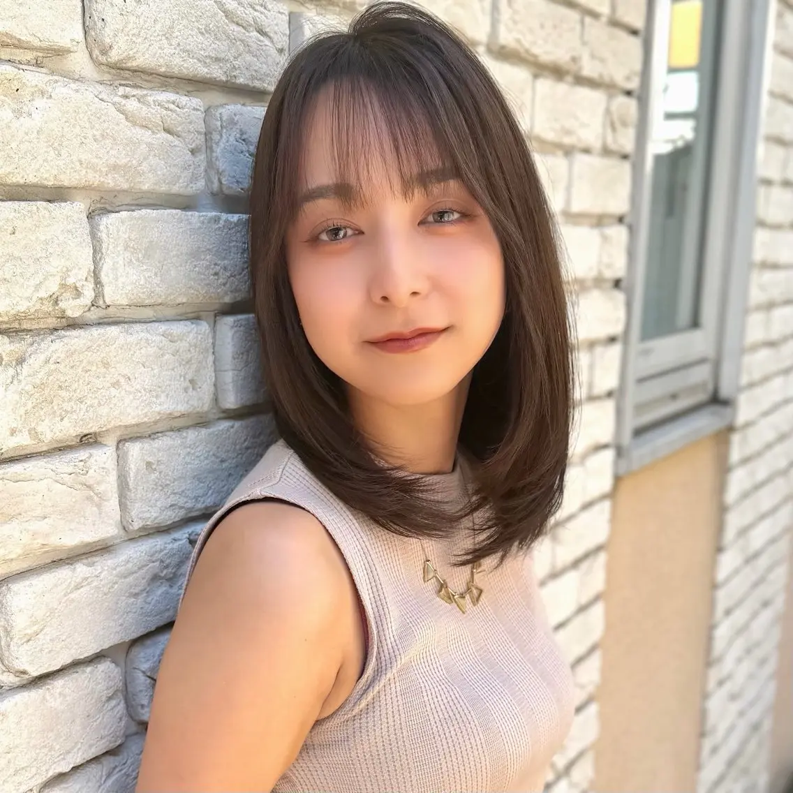 ミディアム カラー ミディアムレイヤー ベージュカラー オリーブベージュ レイヤーカット カット ヘアカラー トリートメント クロスパーマ/ YAGIのヘアスタイル