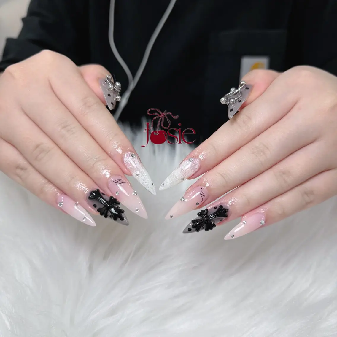 ネイル フレンチネイル ガーリー ガラスフレンチ 氷ネイル・うるうるネイル キラキラネイル ハンドネイル JOSIE nail studioのネイルデザイン