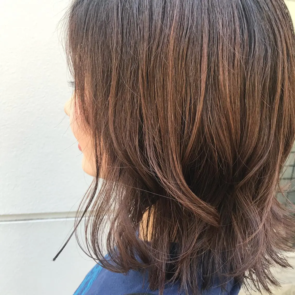 ミディアム カラー ヘアアレンジ サナ🌱 切りっぱなしボブのヘアスタイル