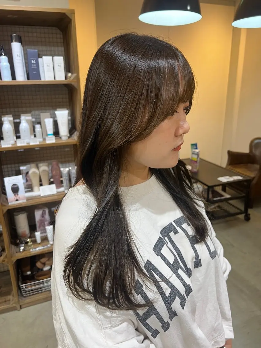 ロング カラー オリーブカラー 髪質改善 レイヤーカット トリートメント beleefric 🩵チセのヘアスタイル