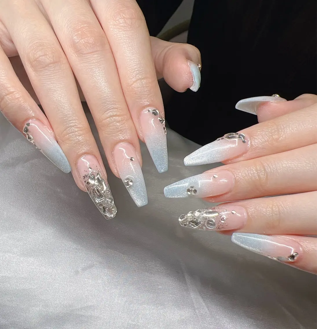ネイル 長さ出し グラデーション 卒業式 キラキラネイル マグネットネイル ハンドネイル Lee Nailsのネイルデザイン