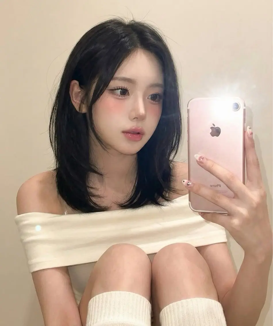 ミディアム 内川 楓子のヘアスタイル