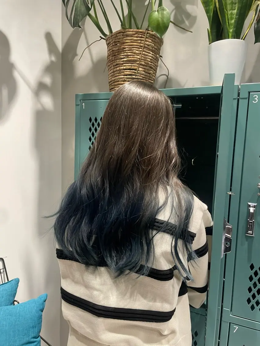 カラー ブルーカラー ヘアカラー あきば まゆのヘアスタイル