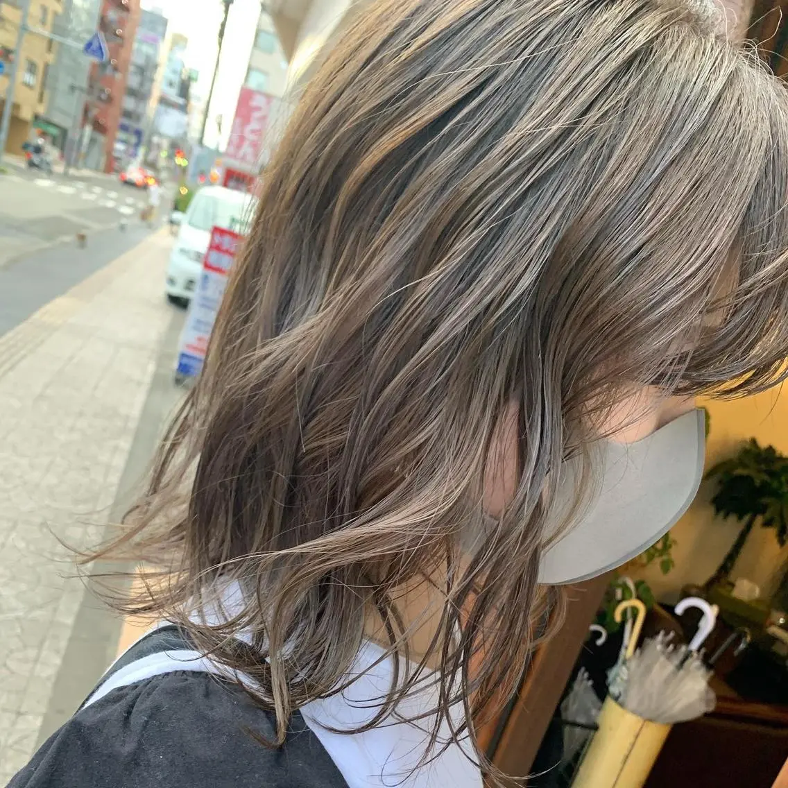 ミディアム カラー ベージュカラー ブリーチ yoshi （髙橋）のヘアスタイル
