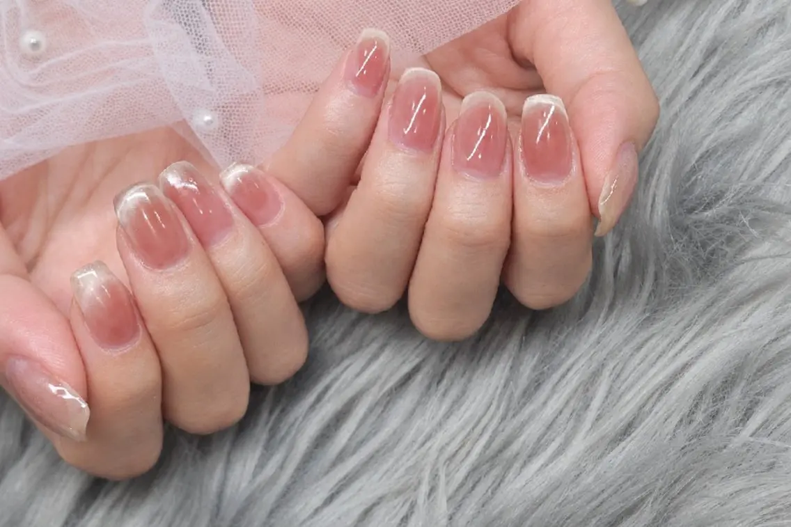 ネイル ブラウン チークネイル オレンジ ピンク ハンドネイル nail salon calm+ のネイルデザイン