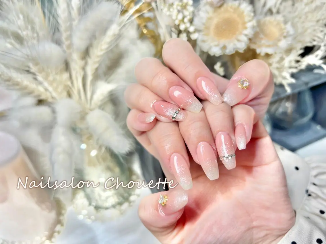 セミロング ハンドネイル Chouette Nailのネイルデザイン