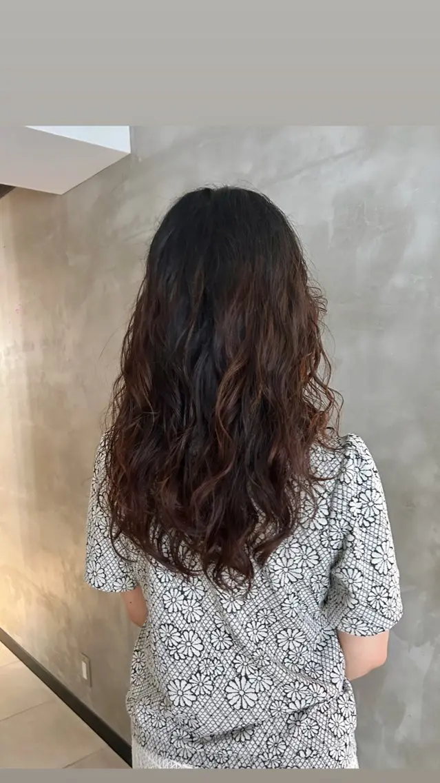 ロング パーマ カット パーマ タナカ カナ🫧のヘアスタイル