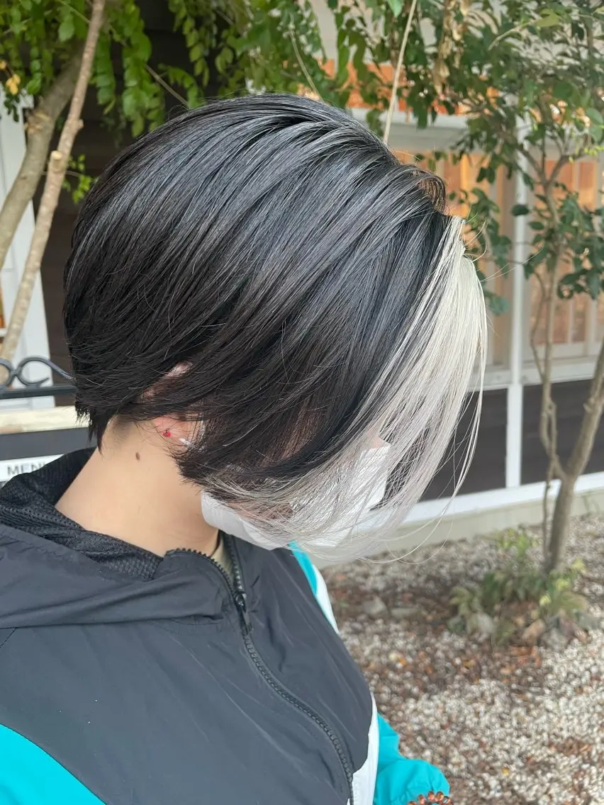 ミディアム 栗田 桃のヘアスタイル