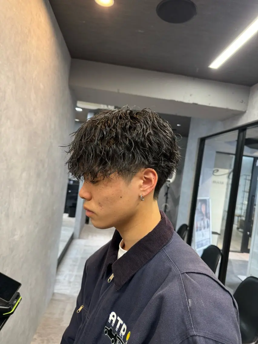 ショート パーマ メンズ メンズブリーチ メンズパーマ ツイストスパイラルパーマ 波巻きパーマ スパイラルパーマ ツイストスパイラル/ メンズ特化/中川誠也のヘアスタイル