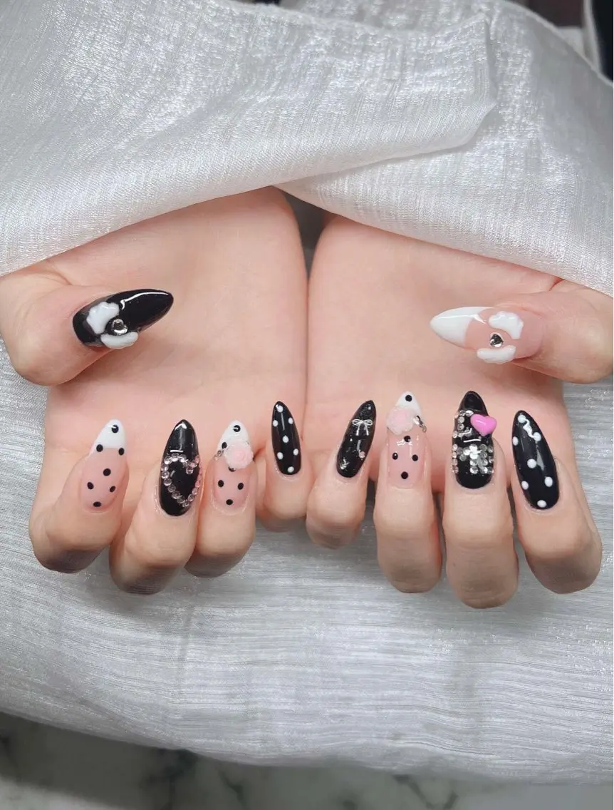 ネイル 長さ出し グラデーション 卒業式 キラキラネイル マグネットネイル Lee Nailsのネイルデザイン