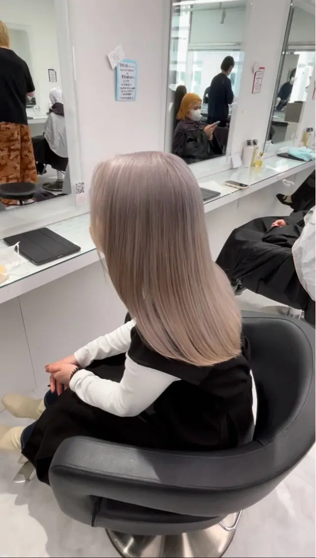 ロング カラー ヘアアレンジ ヘアカラー トリートメント ヘッドスパ ヘアセット ウルフカット×ハイ トーン職人🤍ゆうひのヘアスタイル