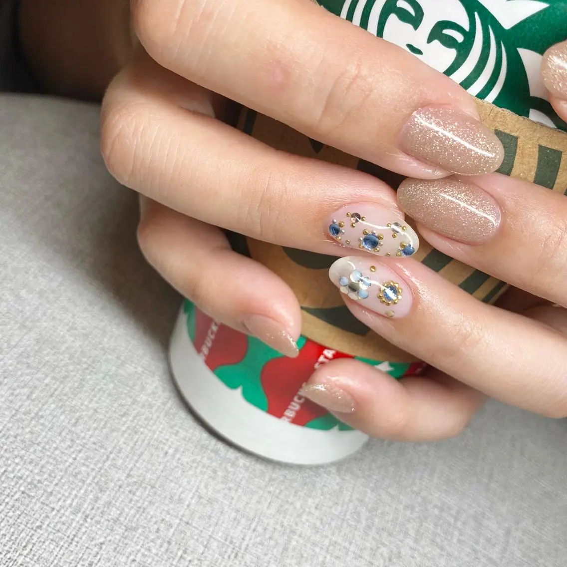 ネイル アートネイル ニュアンスネイル 冬ネイル ハンドネイル 山田 貴子のネイルデザイン