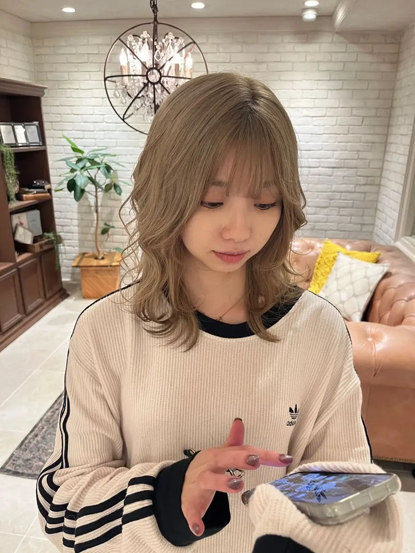 セミロング カラー レイヤーカット 橘 ゆきののヘアスタイル