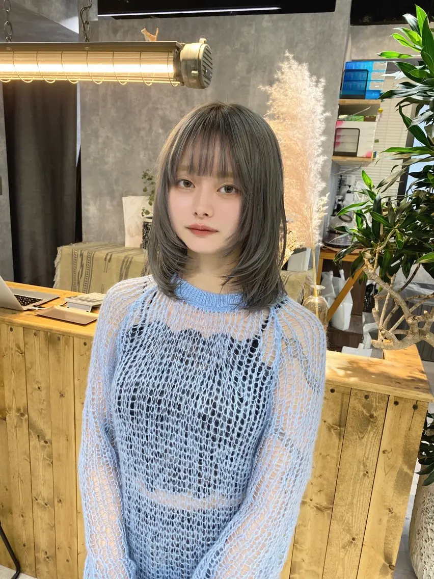 ミディアム カラー アッシュ アッシュブラック バレイヤージュ ベージュカラー 黒髪 カット ヘアカラー トリートメント ヘアセット 【.ico】心斎橋/ ウルフ/飛田ゆうきのヘアスタイル